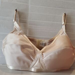 Comfort Wireless Full Figure Cream  Bra Size   42D